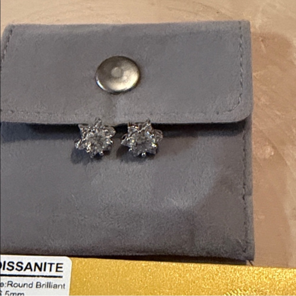 Moissanite Brilliant Earrings 2ct - Picture 2 of 4